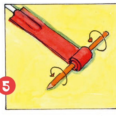 Roten Papierstreifen mit Bleistift aufrollen
