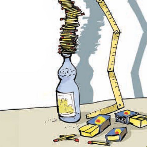 Auf Flasche gestapelte Streichhölzer 