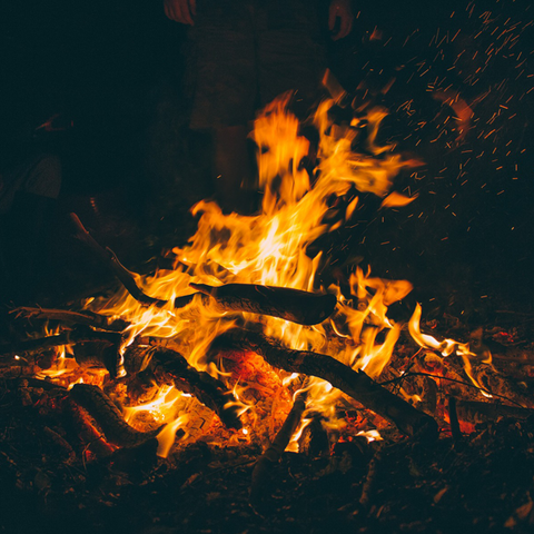 Nowruz 2 Feuer