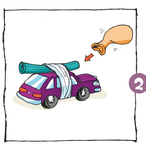 Violettes Auto mit festgeklebtem grünen Schlauch und orangem Luftballon.