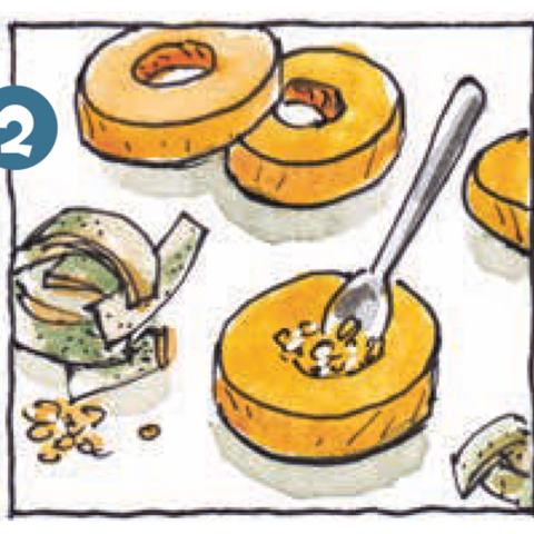 Mit Löffel Kerne aus geschälten Melonenscheiben entfernen