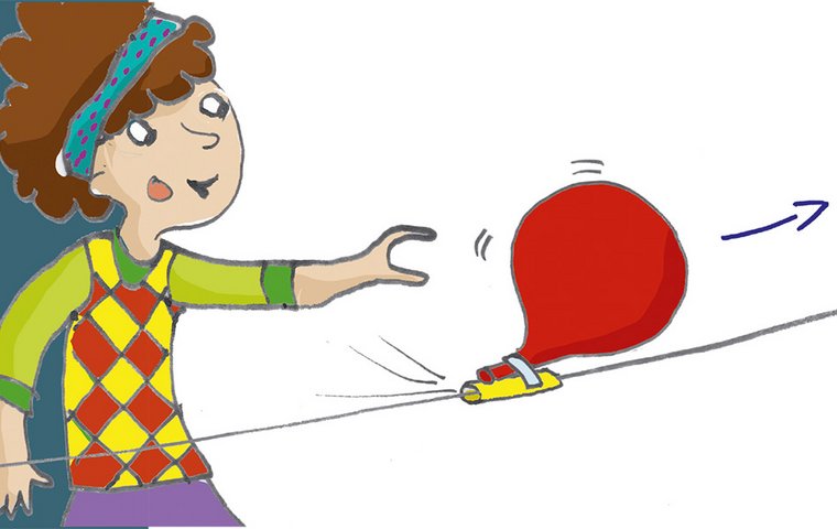 Im Forschungslabor Kind mit roter Luftballon-Rakete