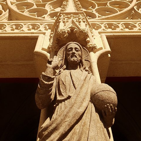Statue segnender Jesus, Kathedrale Quimper