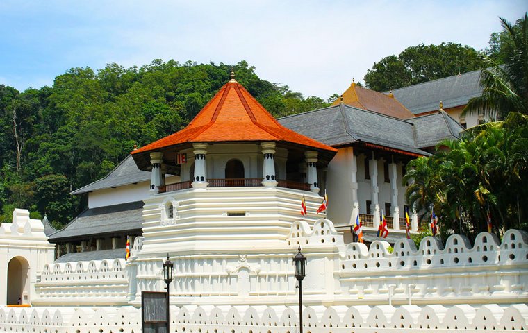 Esala Perahera Der Zahntempel in Kandy