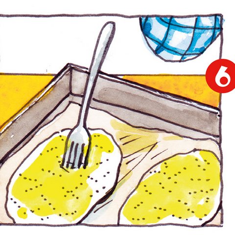 Mit Gabel Löcher in Matzefladen stechen.