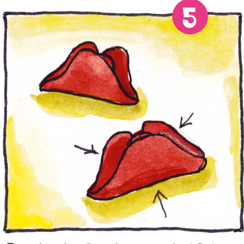 Teigkreise zu Hüten formen.