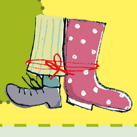 Bein mit angebundenem rosa-weiß gepunktetem Stiefel